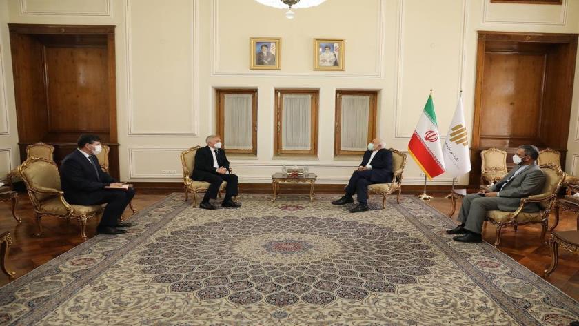 Iranpress: Ambassadors of Britain, Belarus, Finland, S. Korea meet Zarif
