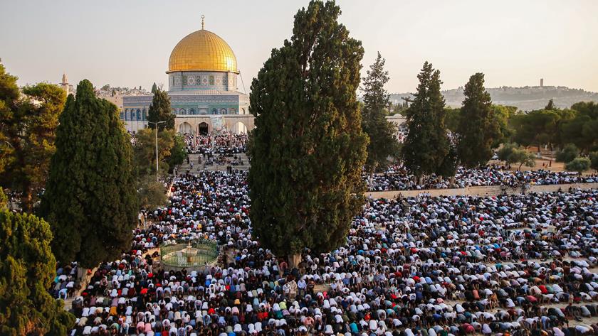 Iranpress: Muslims in various countries mark Eid al-Adha