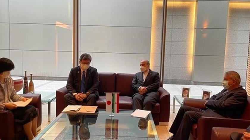Iranpress: Iran, Japan ministers urge sports cooperation