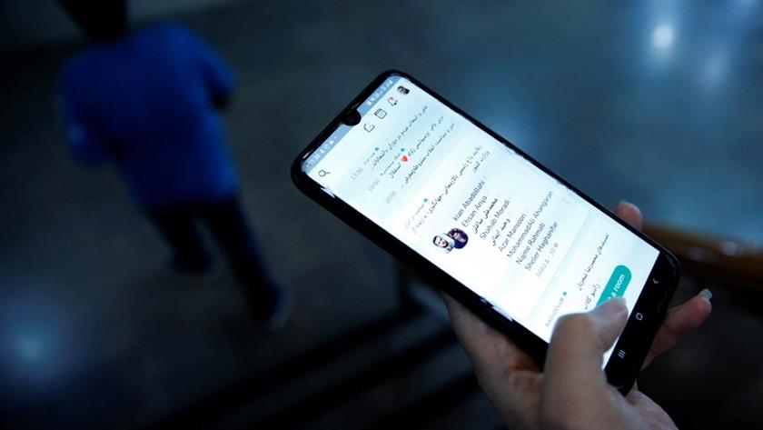 Iranpress: Parliament approves bill to organize social media