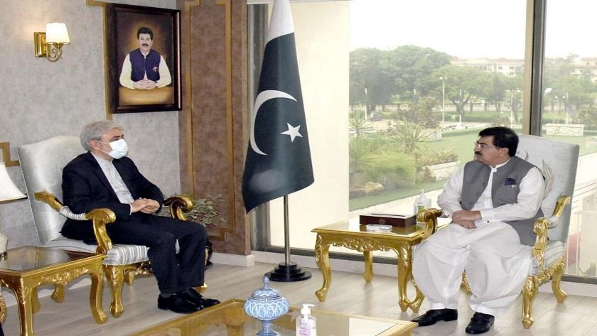 Iranpress: Iran, Pakistan consult on electricity cooperation