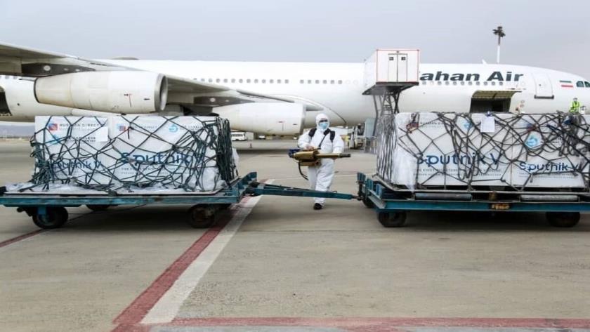 Iranpress: Third AstraZeneca vaccine shipment sent by Japan arrives in Iran