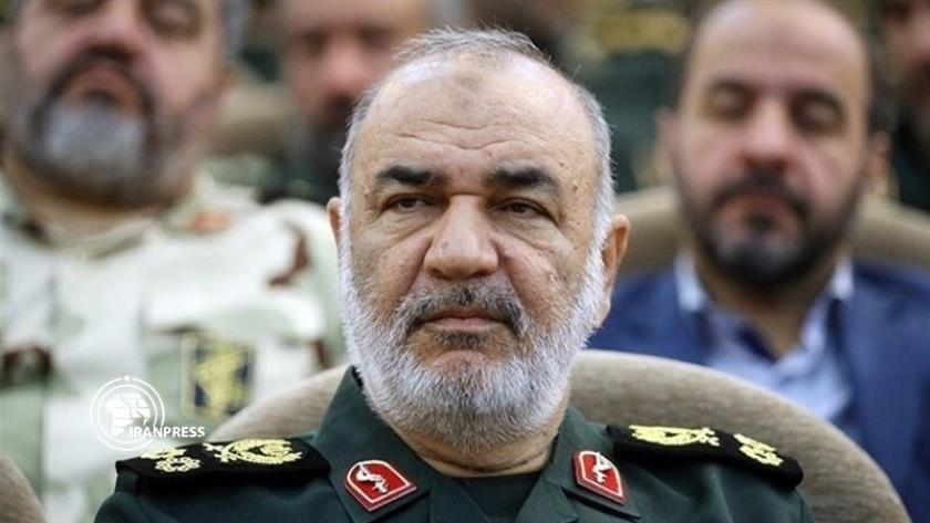 Iranpress: IRGC chief commander receives 1st dose of Iranian COVID-19 vaccine
