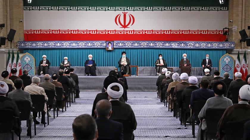 Iranpress: Leader: People gave decisive response to conspiracy of boycotting elections