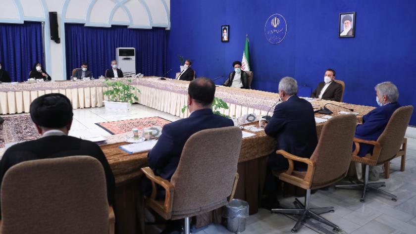 Iranpress: President Raisi attends first cabinet meeting