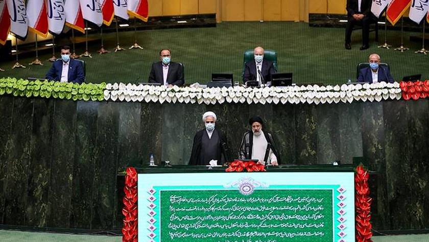 Iranpress: Raisi begins his tenure following Leader