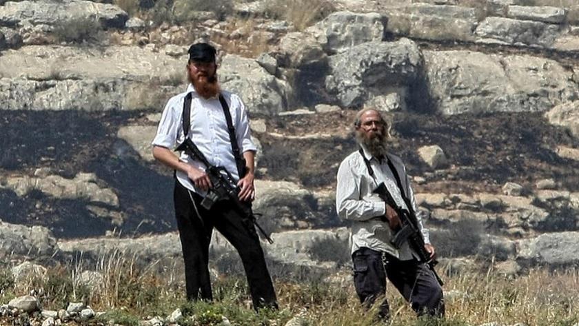 Iranpress: Israeli settlers attack Palestinian homes in Nablus-area village