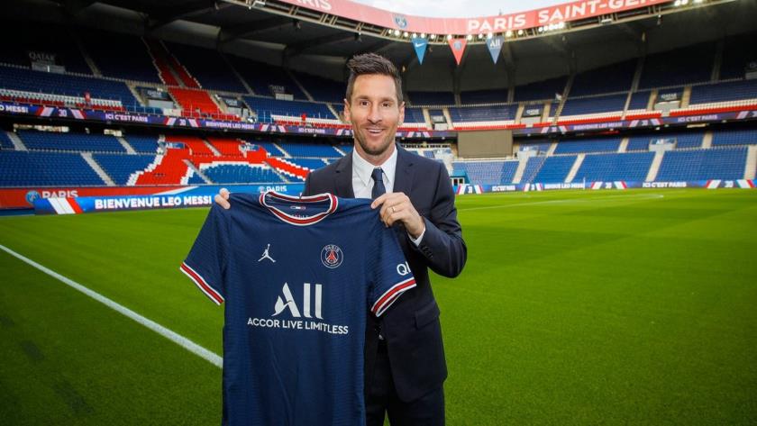Iranpress: Messi joins Paris Saint-Germain after leaving Barcelona