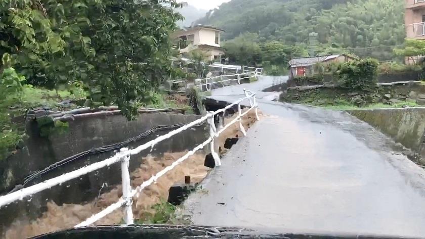 Iranpress: A landslide in Japan leaves four people dead and wounded