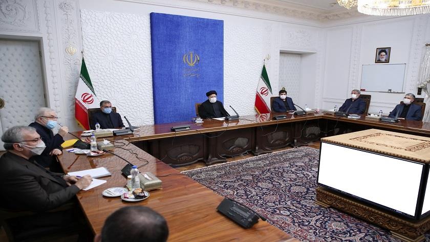 Iranpress: Reisi: Corona vaccine should be imported as soon as possible