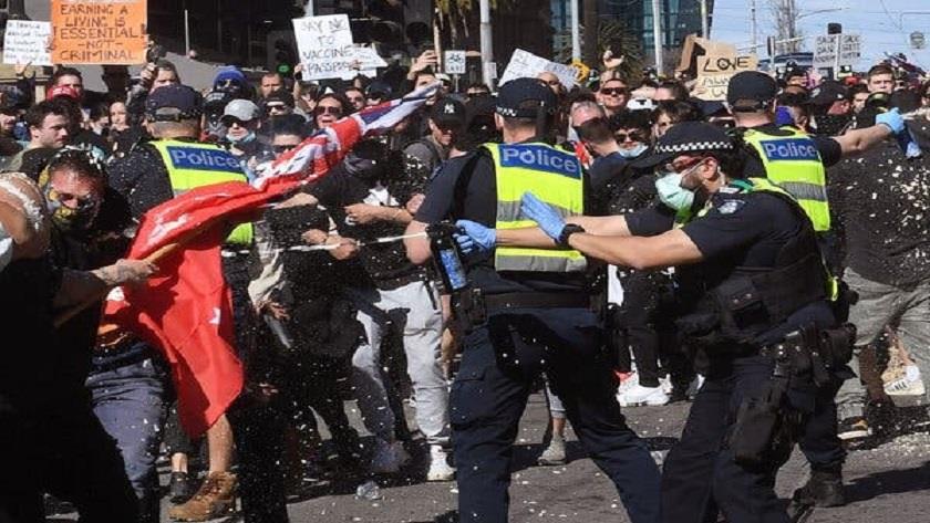 Iranpress: Protest against Covid restrictions turns violent in Melbourne