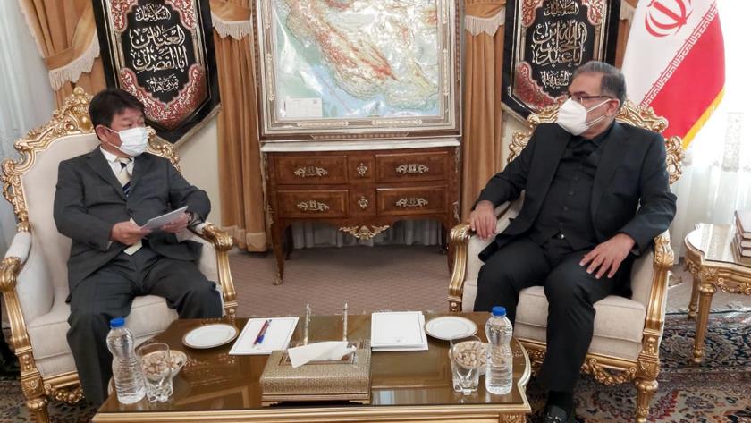 Iranpress: Japanese FM meets Iran