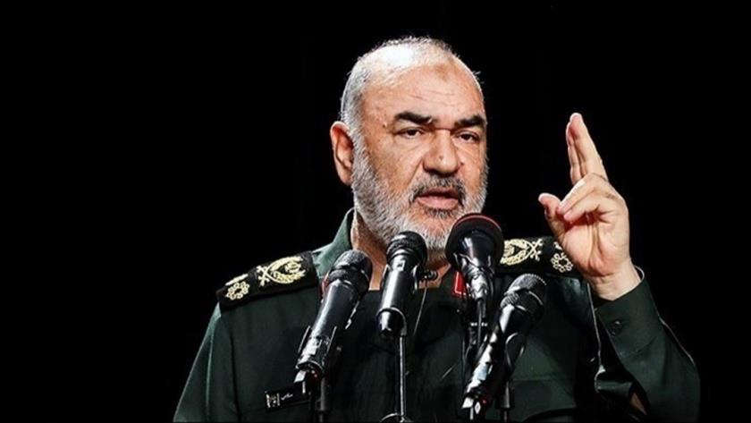 Iranpress: Iran stands firm against Corona, US sanctions, and psychological operations