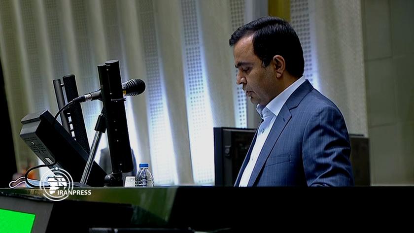 Iranpress: Parliamentary Economic Commission evaluates Fatemi-Amin, competent for Ministry of Industry
