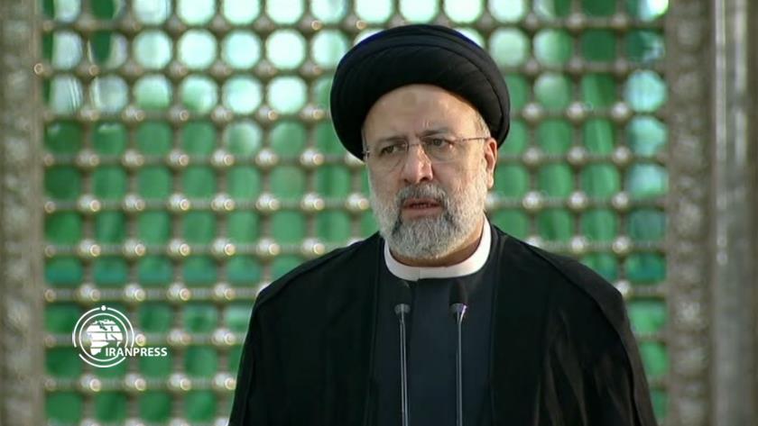 Iranpress: Raisi: Serving people has a special place in view of Imam Khomeini