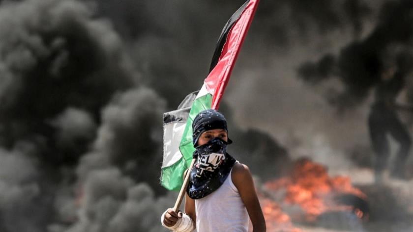 Iranpress: Palestinian child dies week after being shot at Gaza border