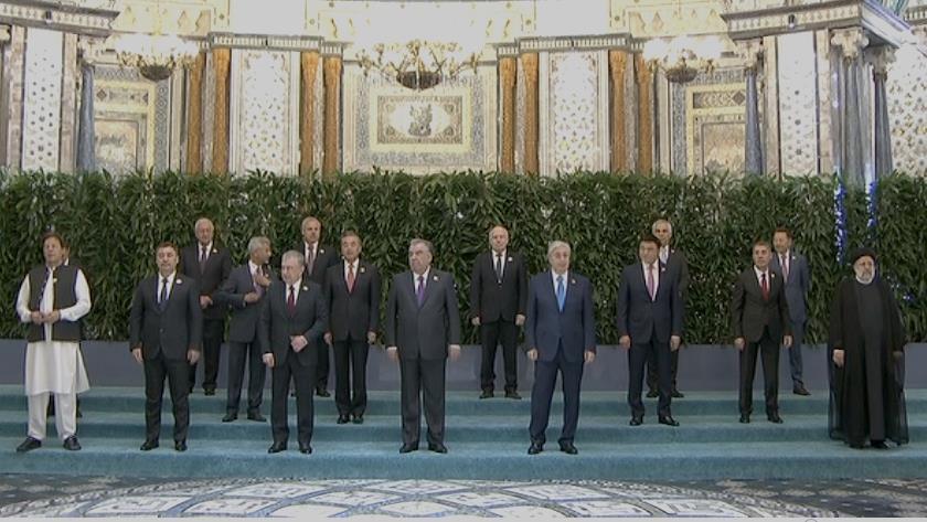 Iranpress: SCO member, observer states heads officially welcomed by Tajik Pres.
