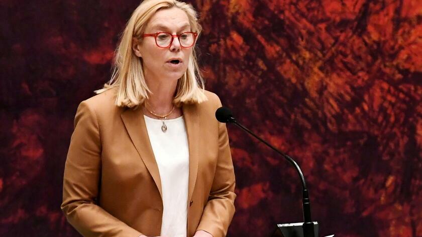 Iranpress: Dutch foreign minister resigns over Afghan evacuation crisis