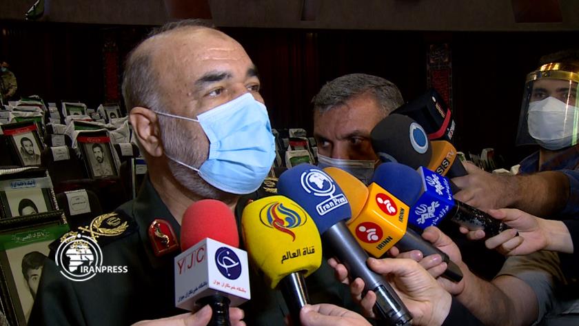 Iranpress: Retelling martyrs