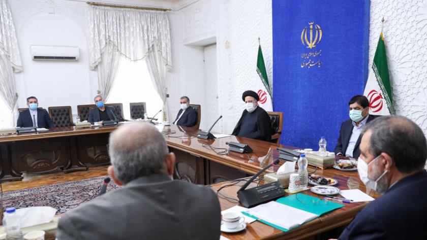 Iranpress: Raisi calls for accelerating COVID-19 vaccination process