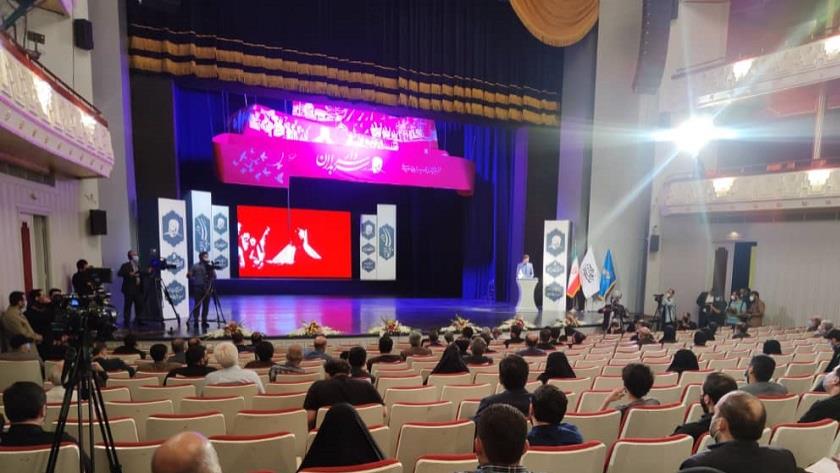 Iranpress: Tehran hosts 1st National Poetry Congress of Gen. Ghassem Soleimani 