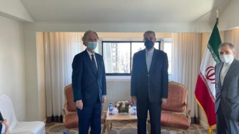 Iranpress: Iran emphasizes lifting of US sanctions against Syria