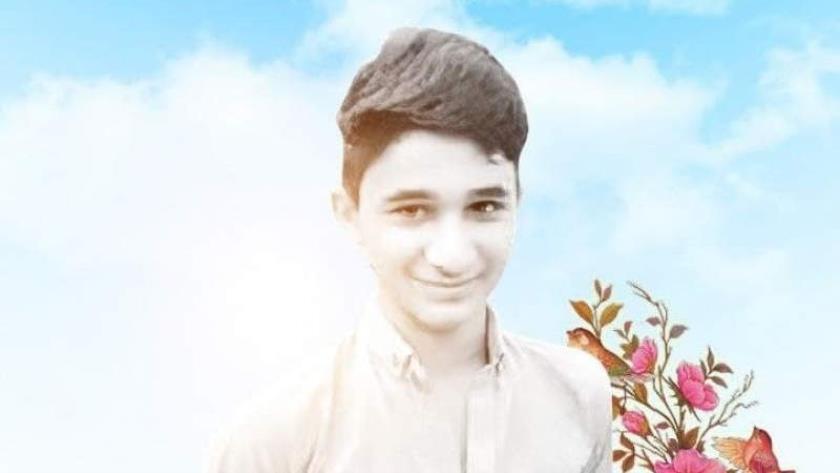 Iranpress: Iranians mourn, hail their 