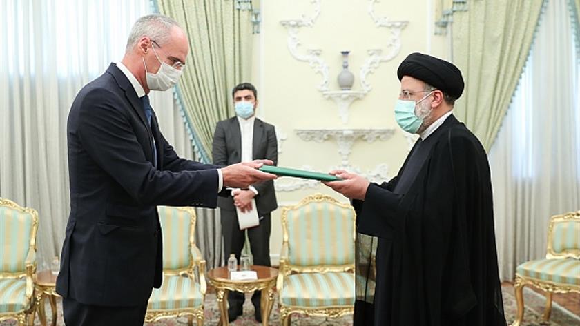 Iranpress: Raisi: Sanctions cannot hinder Iran
