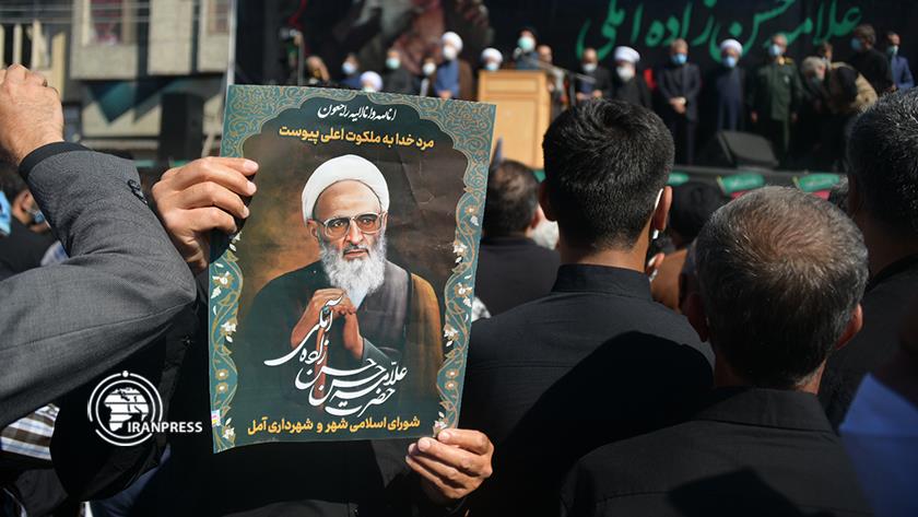Iranpress: Late Allameh Hassanzadeh Amoli laid to rest