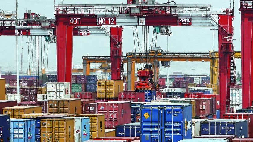 Iranpress: Iran increases its exports from southeastern borders