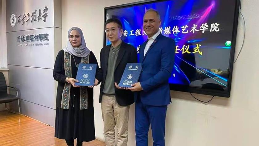 Iranpress: Iranian artists receive 