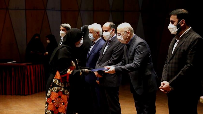 Iranpress: 6th Exhibition of Ashura Clothes wrapped up