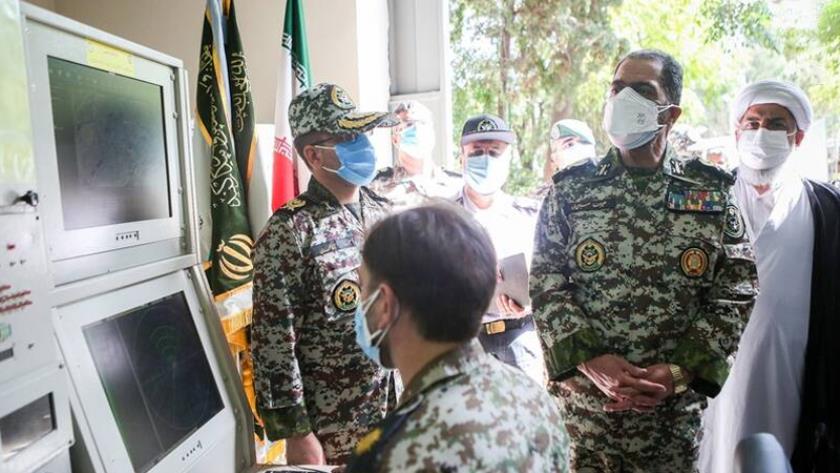 Iranpress: Iran unveils 