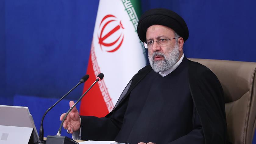 Iranpress: Government do every effort to develop non-oil exports: Raisi