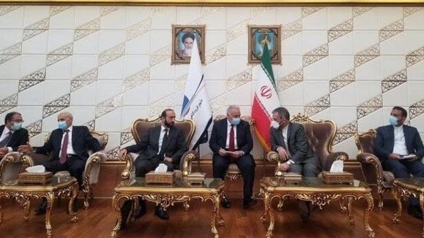 Iranpress: Armenian FM arrives in Tehran