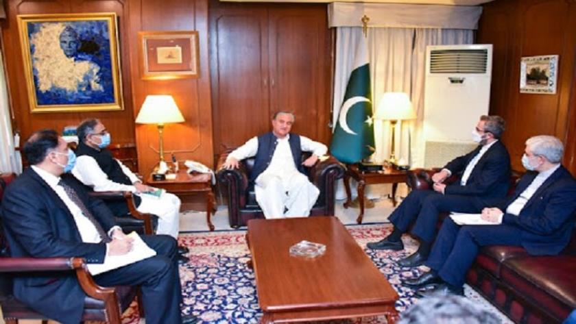 Iranpress: Qureshi emphasizes on coordination with Iran on Afghanistan