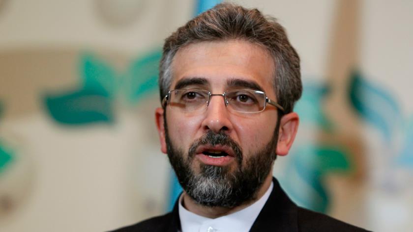Iranpress: Iranian deputy FM arrives in Muscat to meet Omani officials