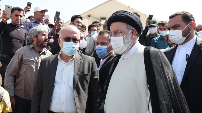 Iranpress: Raisi urges acceleration of Shiraz-Bushehr railway project