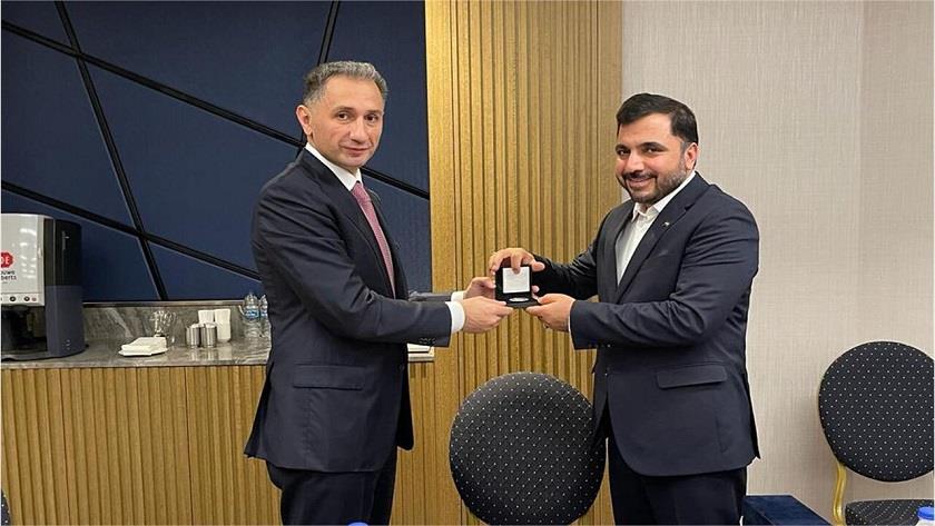 Iranpress: Iran, Azerbaijan to expand cooperation in communications, IT