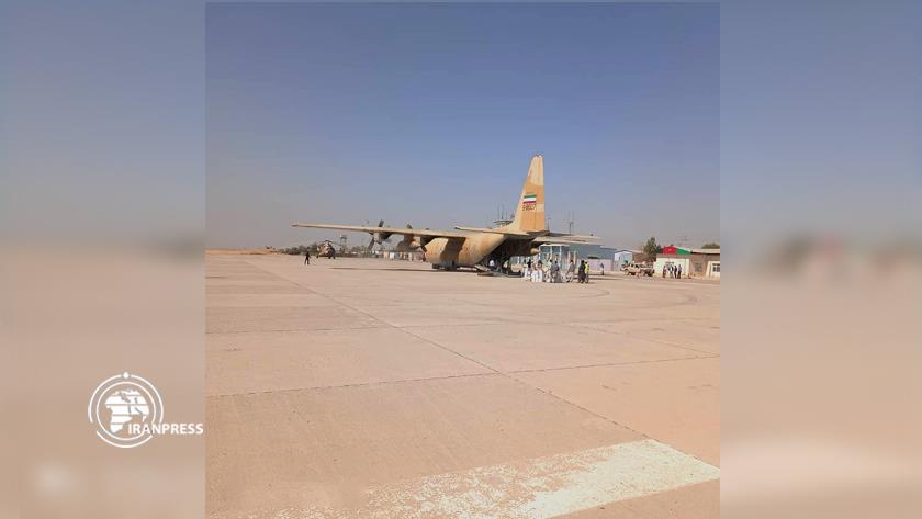 Iranpress: Iran delivers humanitarian aid for Kunduz blast victims