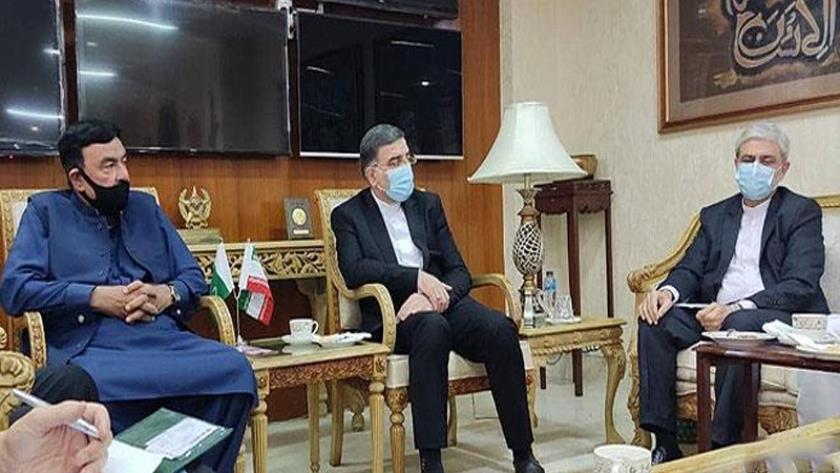 Iranpress: Imran Khan