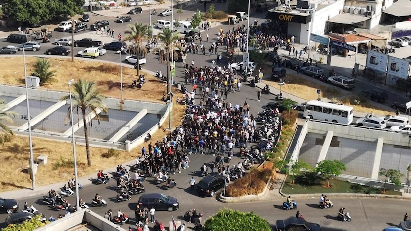 Iranpress: 6 killed, over 60 injured in Beirut snipers attacks; UPDATED