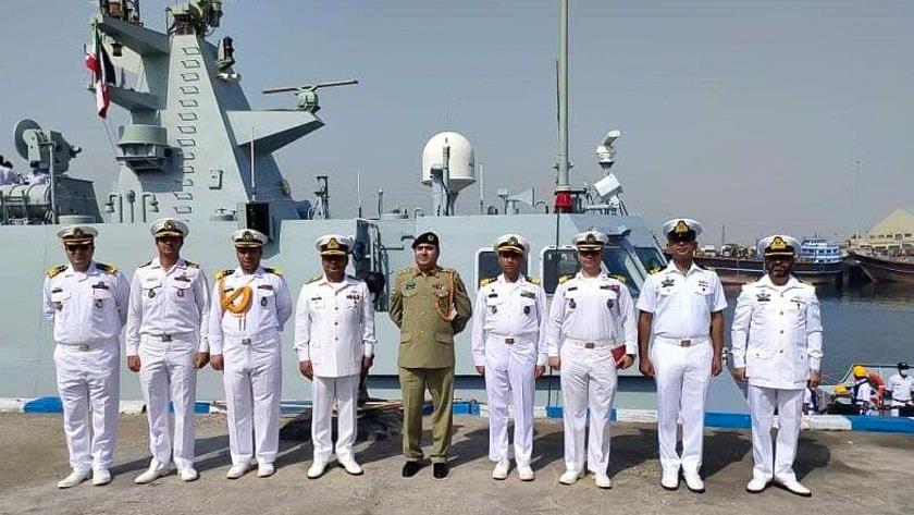 Iranpress: Joint naval drills; new chapter of Tehran-Islamabad cooperation 