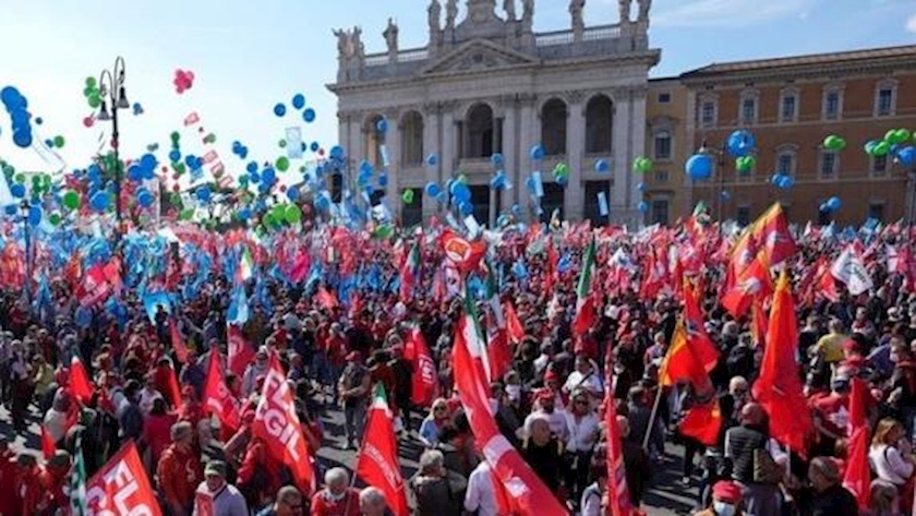 Iranpress: Italians protest to call for employment, social security