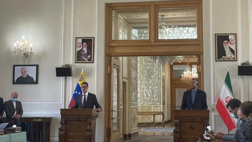 Iranpress: Iran, Venezuela sign 20-year document: Iran FM