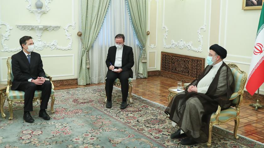 Iranpress: Swiss, EU should not be influenced by US pressure: Raisi