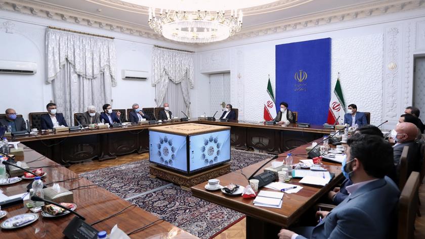 Iranpress: Sustainable energy supply essential for growth of Iran