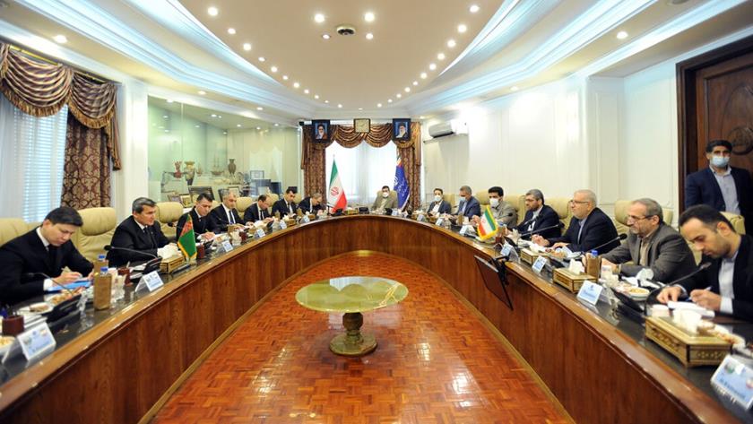 Iranpress: Iran is determined to pay its gas debts to Turkmenistan