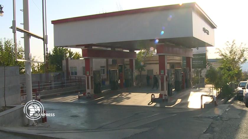 Iranpress: Gas station operations temporarily suspended in Tehran