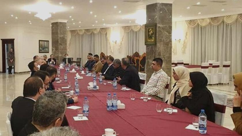 Iranpress: Iranian Deputy FM meets with Iranians living in Belarus